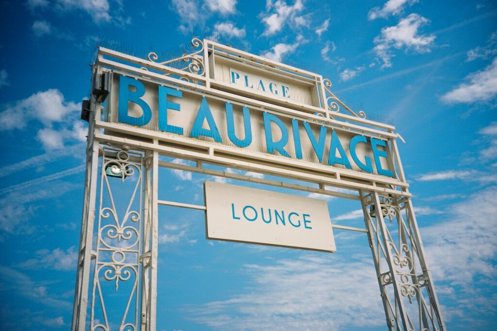 Skilt ved den franske riviera